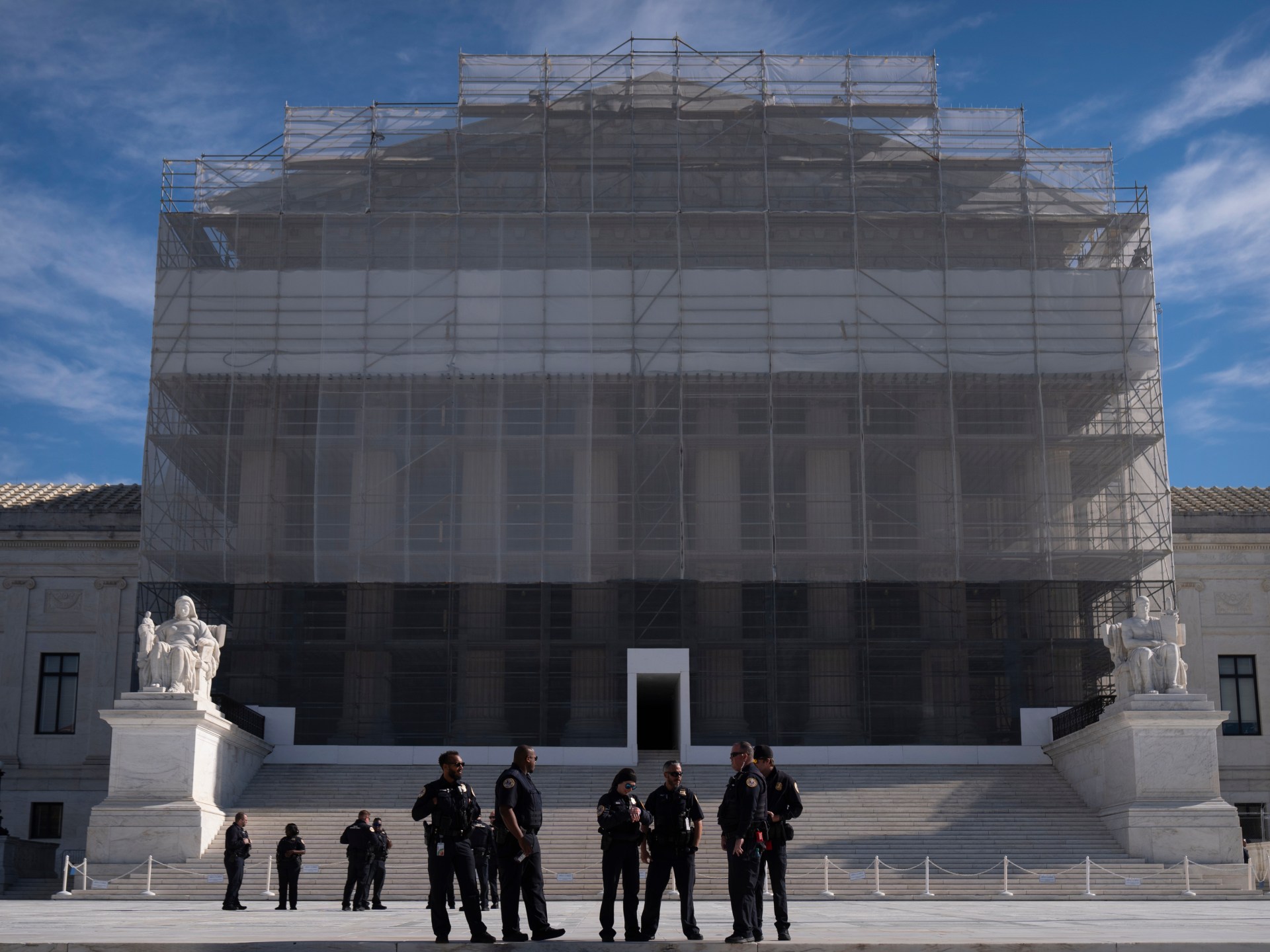 Supremo Tribunal dos EUA Analisará a Controvertida Política de 'Medição' de Pedidos de Asilo na Fronteira EUA-México